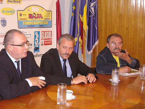 Foto prefect Sandu Pocol, presedinte CJ - Mircea Man, organizator raliu Eurocarpatica - Ioan Pop